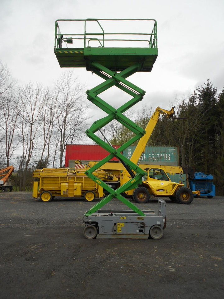 Genie GS 2646, Scherenarbeitsbühne Genie 9,9 m - פלטפורמה אווירית מותקנת על משאית: תמונה 4 Genie GS 2646, Scherenarbeitsbühne Genie 9,9 m - פלטפורמה אווירית מותקנת על משאית: תמונה 4