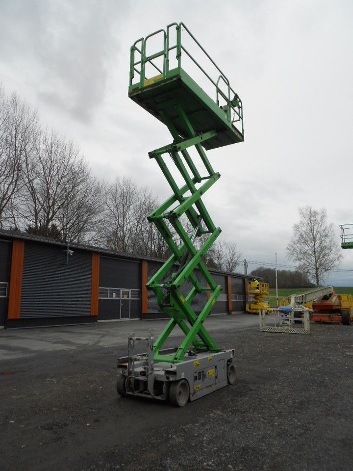 Genie GS 2646, Scherenarbeitsbühne Genie 9,9 m - פלטפורמה אווירית מותקנת על משאית: תמונה 2 Genie GS 2646, Scherenarbeitsbühne Genie 9,9 m - פלטפורמה אווירית מותקנת על משאית: תמונה 2