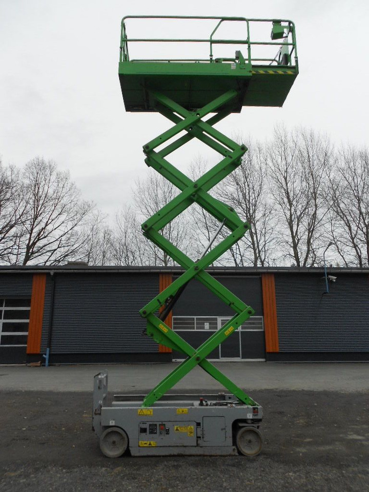 Genie GS 2646, Scherenarbeitsbühne Genie 9,9 m - פלטפורמה אווירית מותקנת על משאית: תמונה 1 Genie GS 2646, Scherenarbeitsbühne Genie 9,9 m - פלטפורמה אווירית מותקנת על משאית: תמונה 1