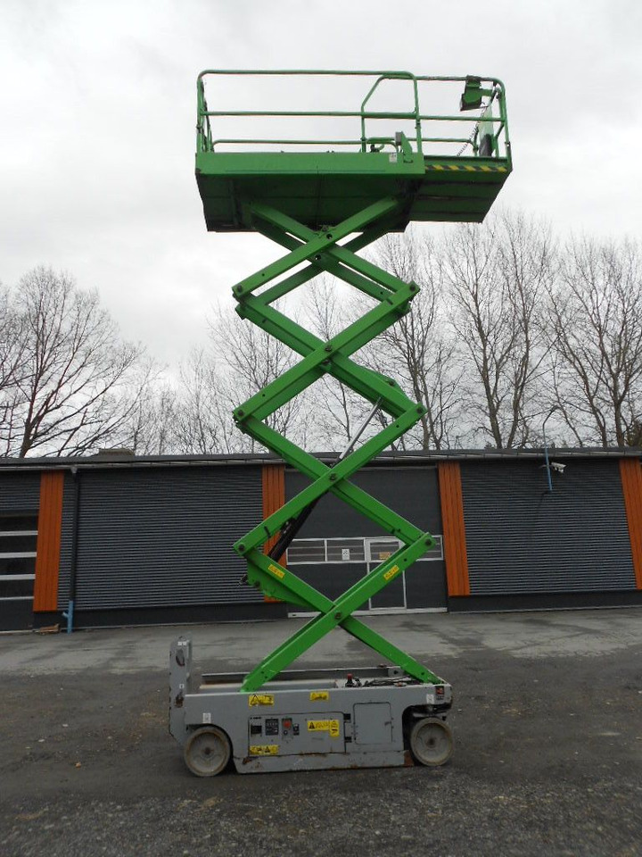 Genie GS 2646, Scherenarbeitsbühne Genie 9,9 m - פלטפורמה אווירית מותקנת על משאית: תמונה 1 Genie GS 2646, Scherenarbeitsbühne Genie 9,9 m - פלטפורמה אווירית מותקנת על משאית: תמונה 1