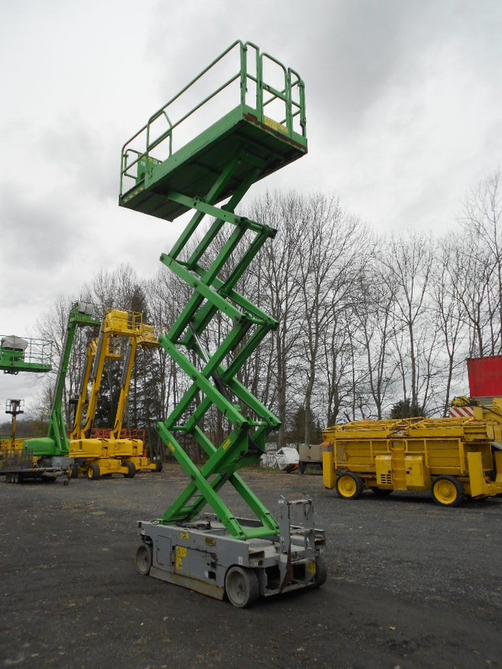 Genie GS 2646, Scherenarbeitsbühne Genie 9,9 m - פלטפורמה אווירית מותקנת על משאית: תמונה 3 Genie GS 2646, Scherenarbeitsbühne Genie 9,9 m - פלטפורמה אווירית מותקנת על משאית: תמונה 3