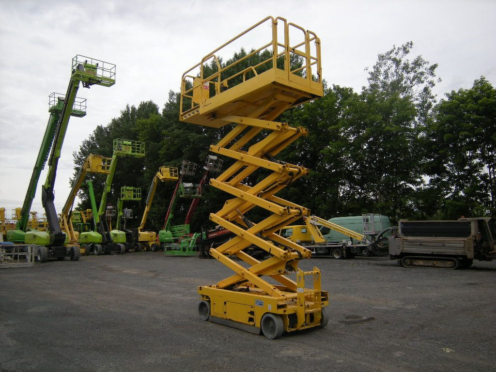 Genie GS 3246, Scherenarbeitsbühne Genie 11,9 m - פלטפורמה אווירית מותקנת על משאית: תמונה 4 Genie GS 3246, Scherenarbeitsbühne Genie 11,9 m - פלטפורמה אווירית מותקנת על משאית: תמונה 4