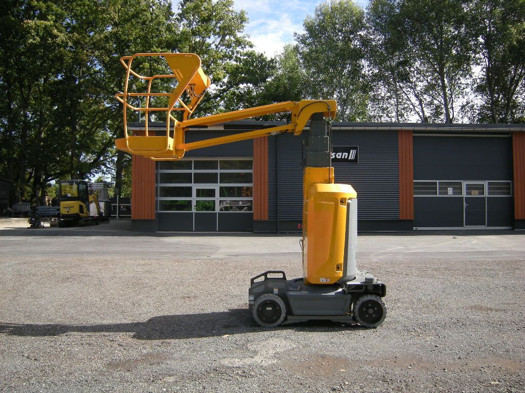 Haulotte Arbeitsbühne Haulotte Star 10, AH 10 m - פלטפורמה אווירית מותקנת על משאית: תמונה 1 Haulotte Arbeitsbühne Haulotte Star 10, AH 10 m - פלטפורמה אווירית מותקנת על משאית: תמונה 1