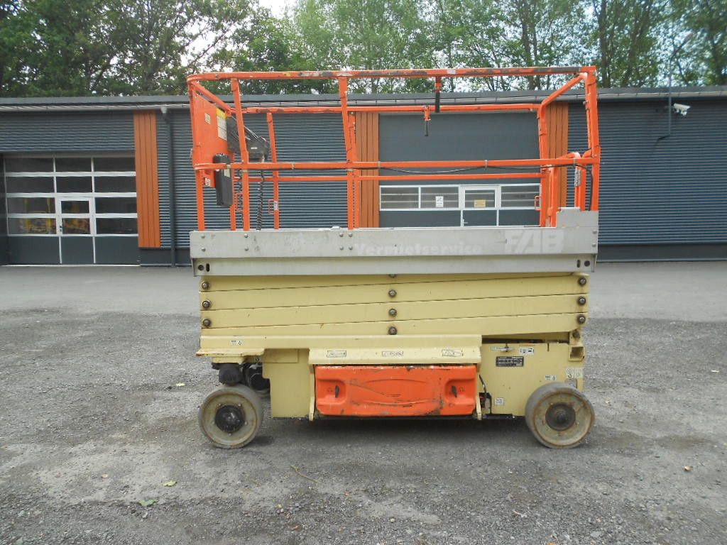 מעלית מספריים JLG JLG 3246, Scherenarbeitsbühne, 11,9 m: תמונה 16
