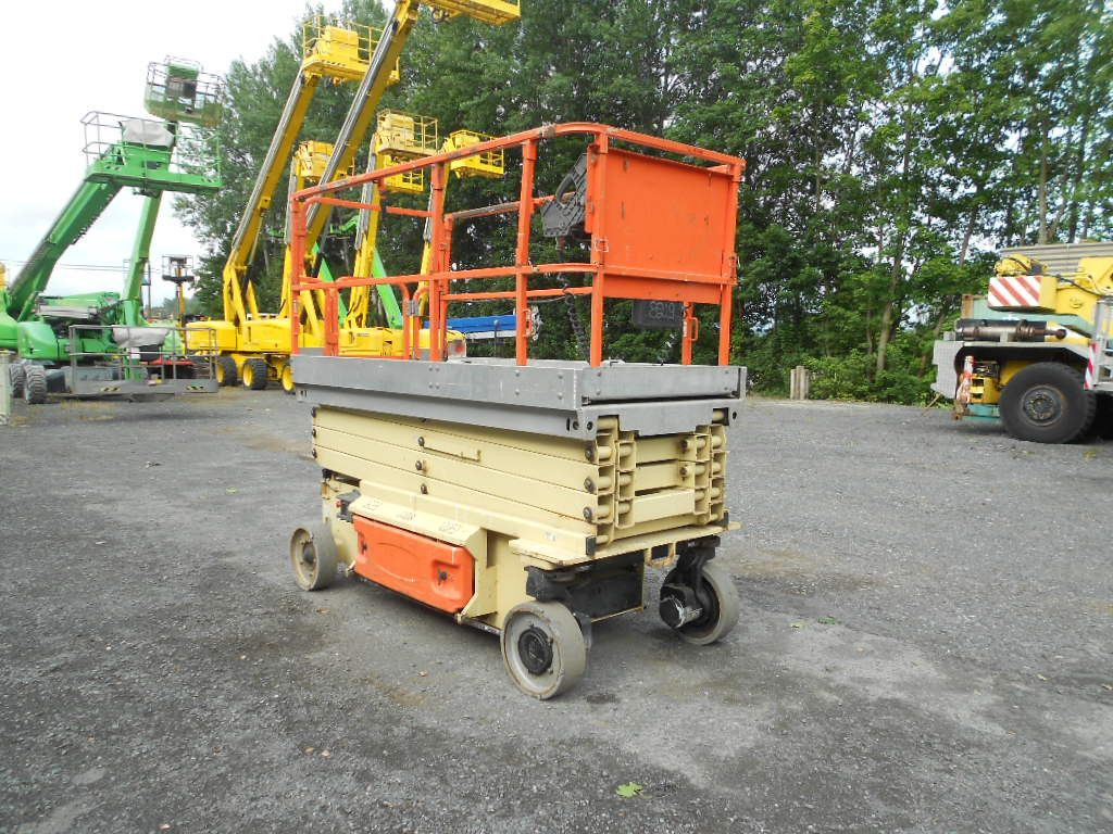מעלית מספריים JLG JLG 3246, Scherenarbeitsbühne, 11,9 m: תמונה 19