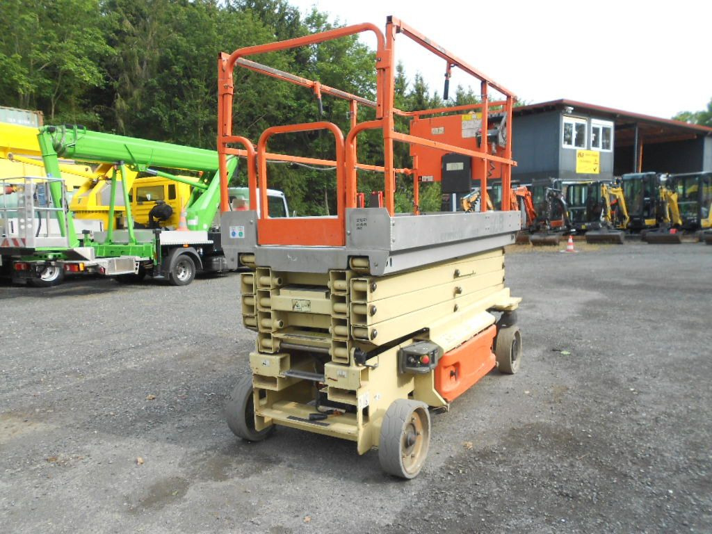 מעלית מספריים JLG JLG 3246, Scherenarbeitsbühne, 11,9 m: תמונה 21
