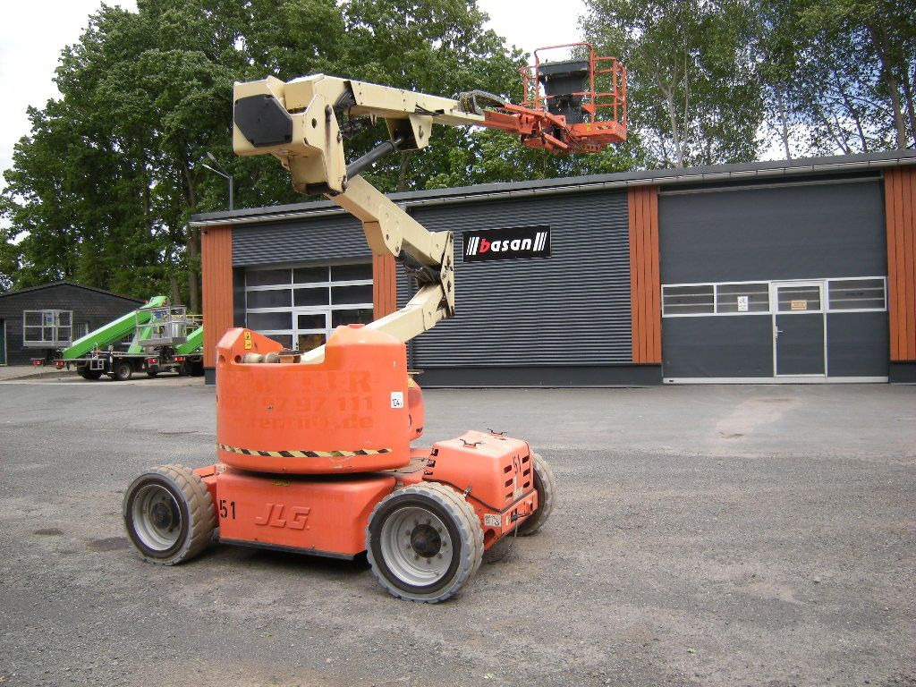 JLG M450 AJ Gelenkteleskoparbeitsbühne 16 m - פלטפורמה אווירית מותקנת על משאית: תמונה 1 JLG M450 AJ Gelenkteleskoparbeitsbühne 16 m - פלטפורמה אווירית מותקנת על משאית: תמונה 1