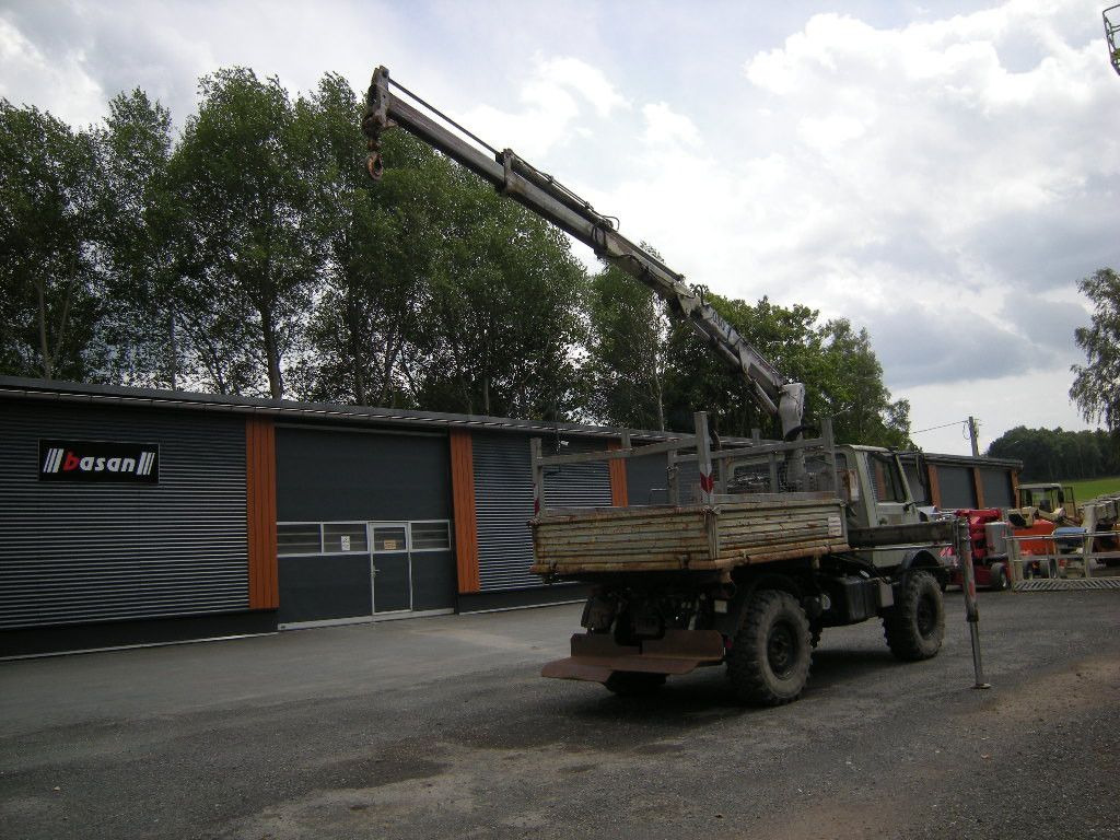 Mercedes-Benz Unimog U1250 mit Kran MKG 105 - כלי רכב מסחרי מזהיר: תמונה 2 Mercedes-Benz Unimog U1250 mit Kran MKG 105 - כלי רכב מסחרי מזהיר: תמונה 2