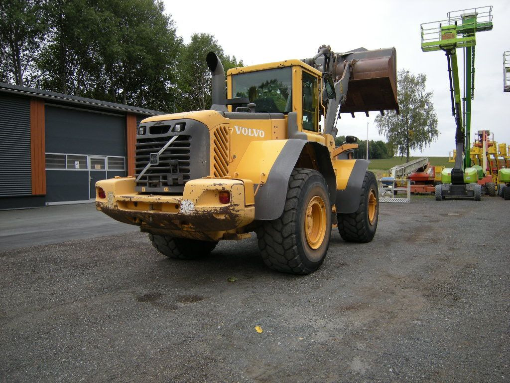 Volvo L 120 E - מעמיס גלגלים: תמונה 2 Volvo L 120 E - מעמיס גלגלים: תמונה 2
