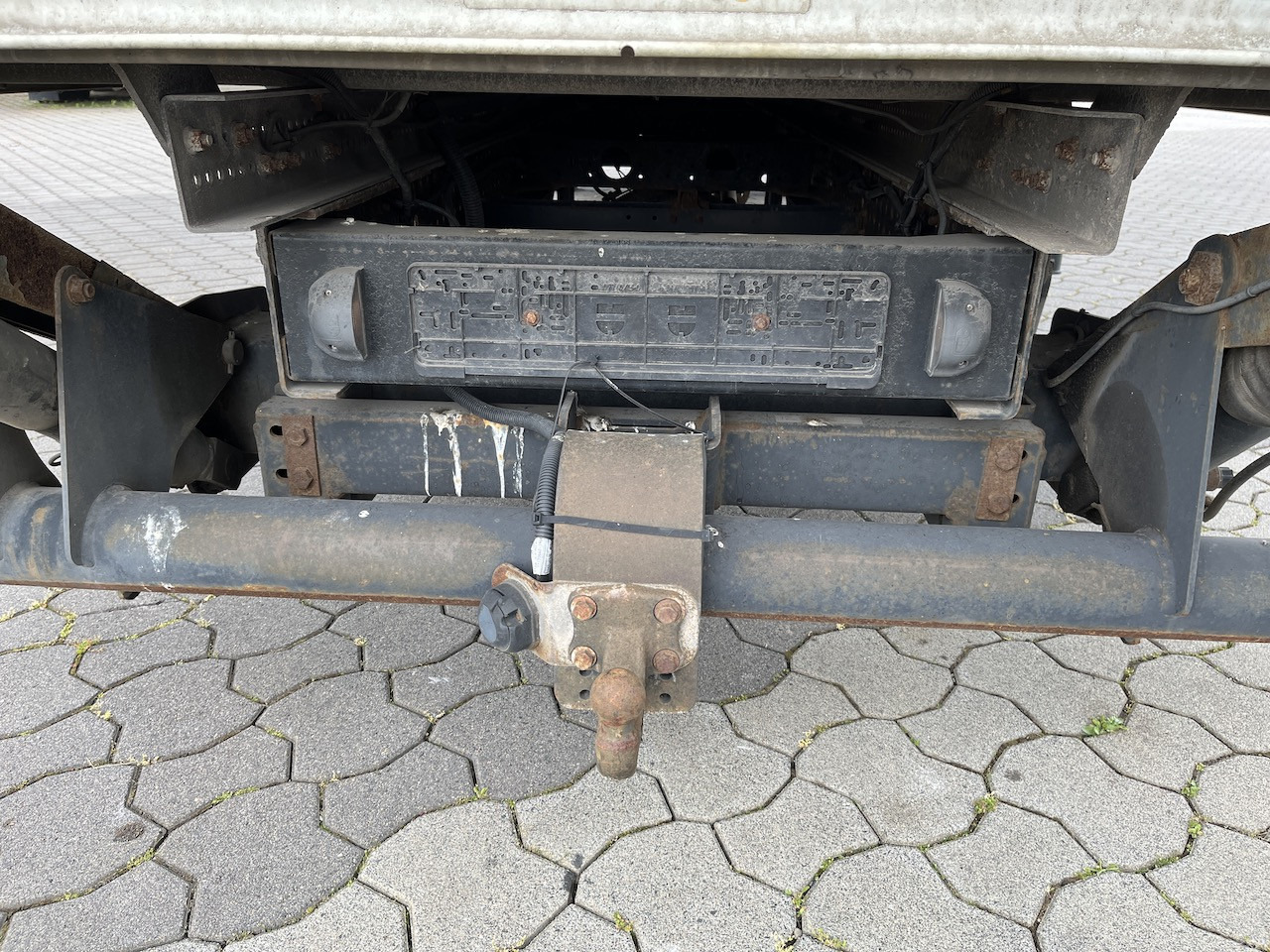 FUSO Canter 7C18 4x2 Ladebordwand Getriebeschaden - כלי רכב מסחרי עם וילונות צד: תמונה 4 FUSO Canter 7C18 4x2 Ladebordwand Getriebeschaden - כלי רכב מסחרי עם וילונות צד: תמונה 4