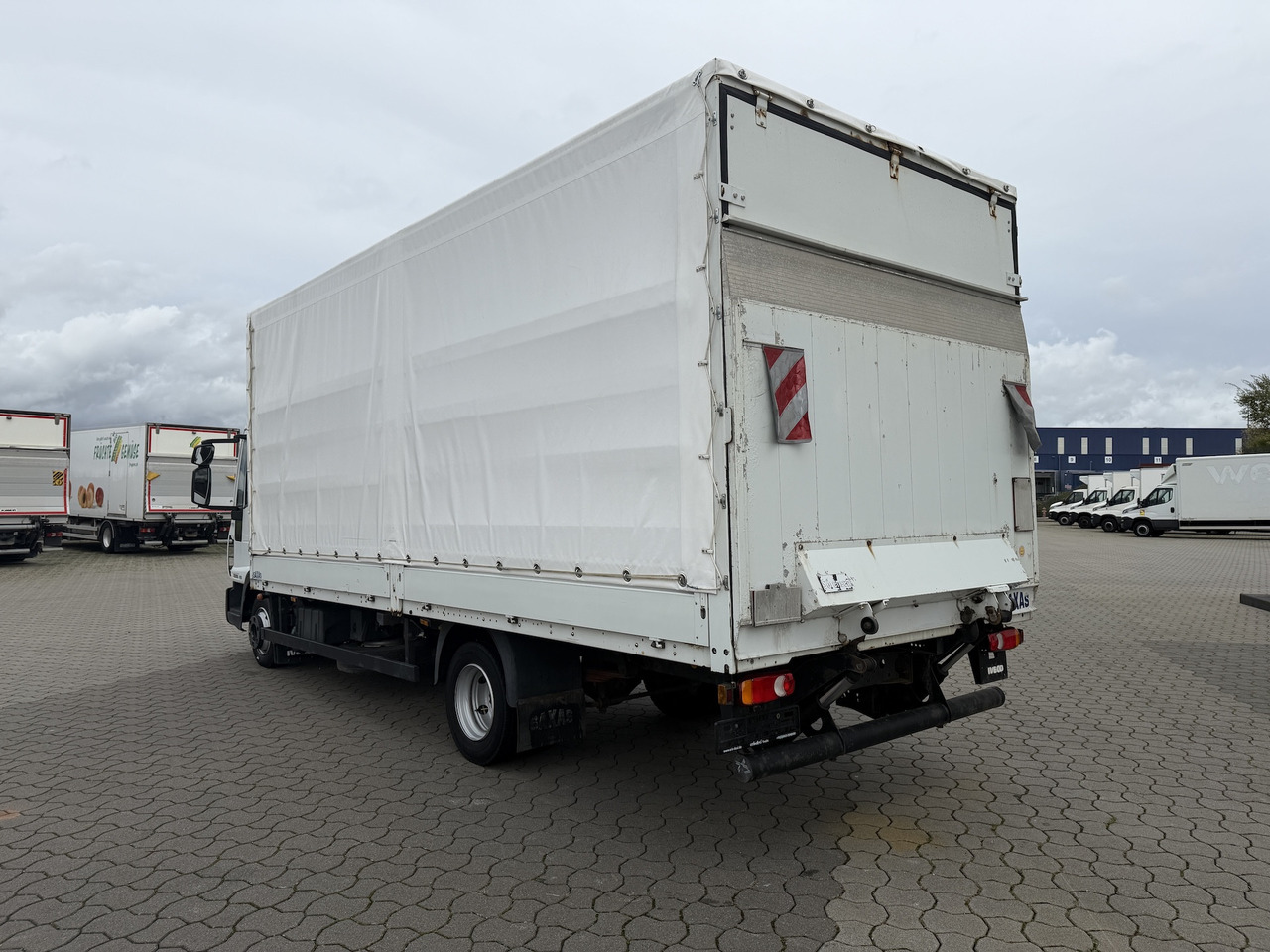 Iveco 75 E 180 4x2 LBW - כלי רכב מסחרי עם וילונות צד: תמונה 4 Iveco 75 E 180 4x2 LBW - כלי רכב מסחרי עם וילונות צד: תמונה 4