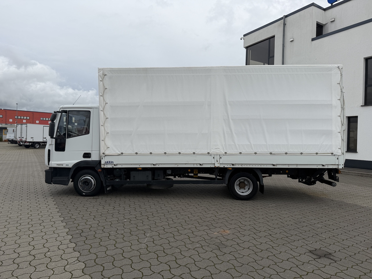 Iveco 75 E 180 4x2 LBW - כלי רכב מסחרי עם וילונות צד: תמונה 3 Iveco 75 E 180 4x2 LBW - כלי רכב מסחרי עם וילונות צד: תמונה 3