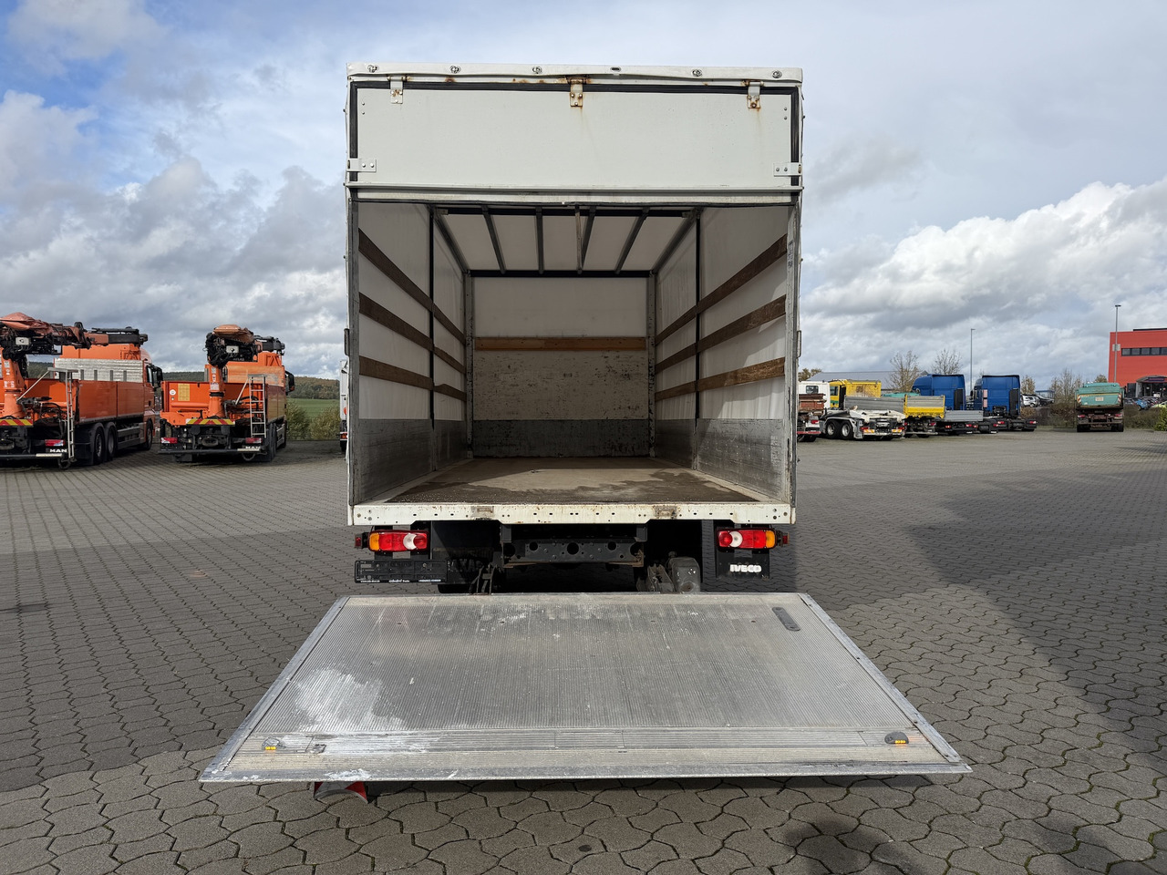 Iveco 75 E 180 4x2 LBW - כלי רכב מסחרי עם וילונות צד: תמונה 2 Iveco 75 E 180 4x2 LBW - כלי רכב מסחרי עם וילונות צד: תמונה 2