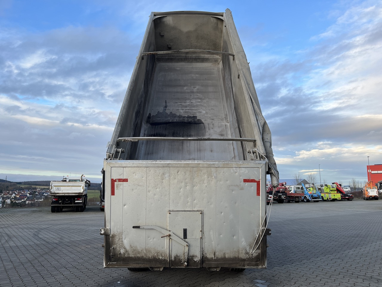 Kempf SKM 35 3 Thermo Mulde - סמיטריילר עם מזהיר: תמונה 2 Kempf SKM 35 3 Thermo Mulde - סמיטריילר עם מזהיר: תמונה 2