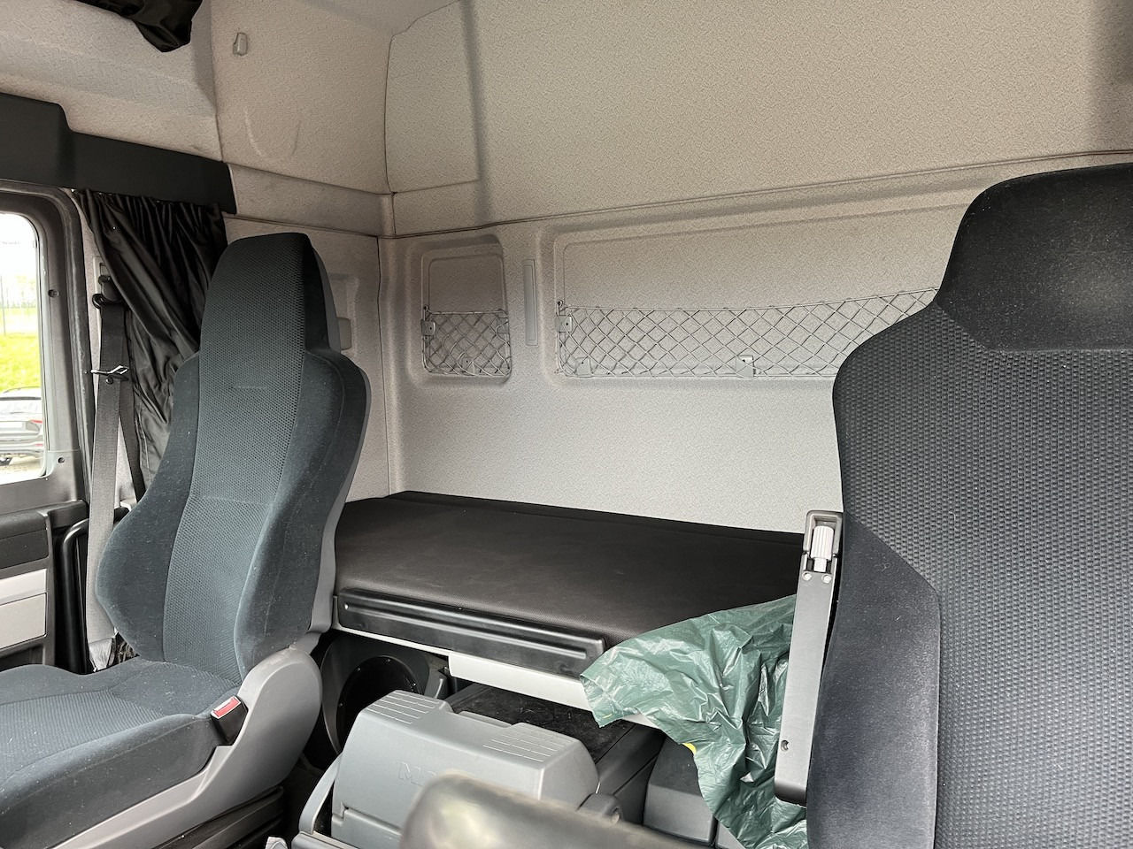 MAN TGX 26.480 6x2 Atlas 145.2 Kran Baustoff AHK - משאית צד נופל/ שטוחה, משאית מנוף: תמונה 4 MAN TGX 26.480 6x2 Atlas 145.2 Kran Baustoff AHK - משאית צד נופל/ שטוחה, משאית מנוף: תמונה 4