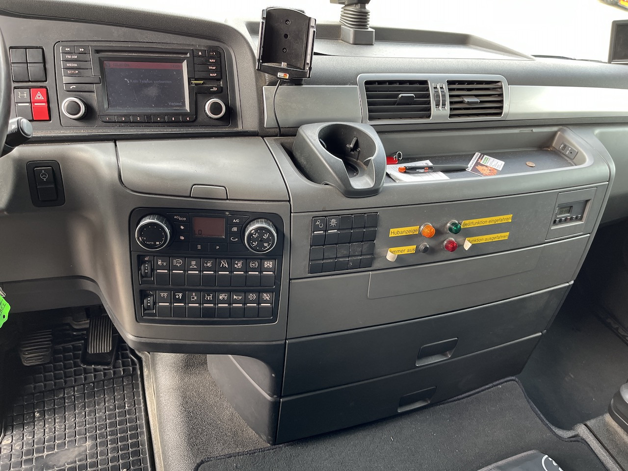 MAN TGX 26.480 6x2 Atlas 145.2 Kran Baustoff AHK - משאית צד נופל/ שטוחה, משאית מנוף: תמונה 3 MAN TGX 26.480 6x2 Atlas 145.2 Kran Baustoff AHK - משאית צד נופל/ שטוחה, משאית מנוף: תמונה 3