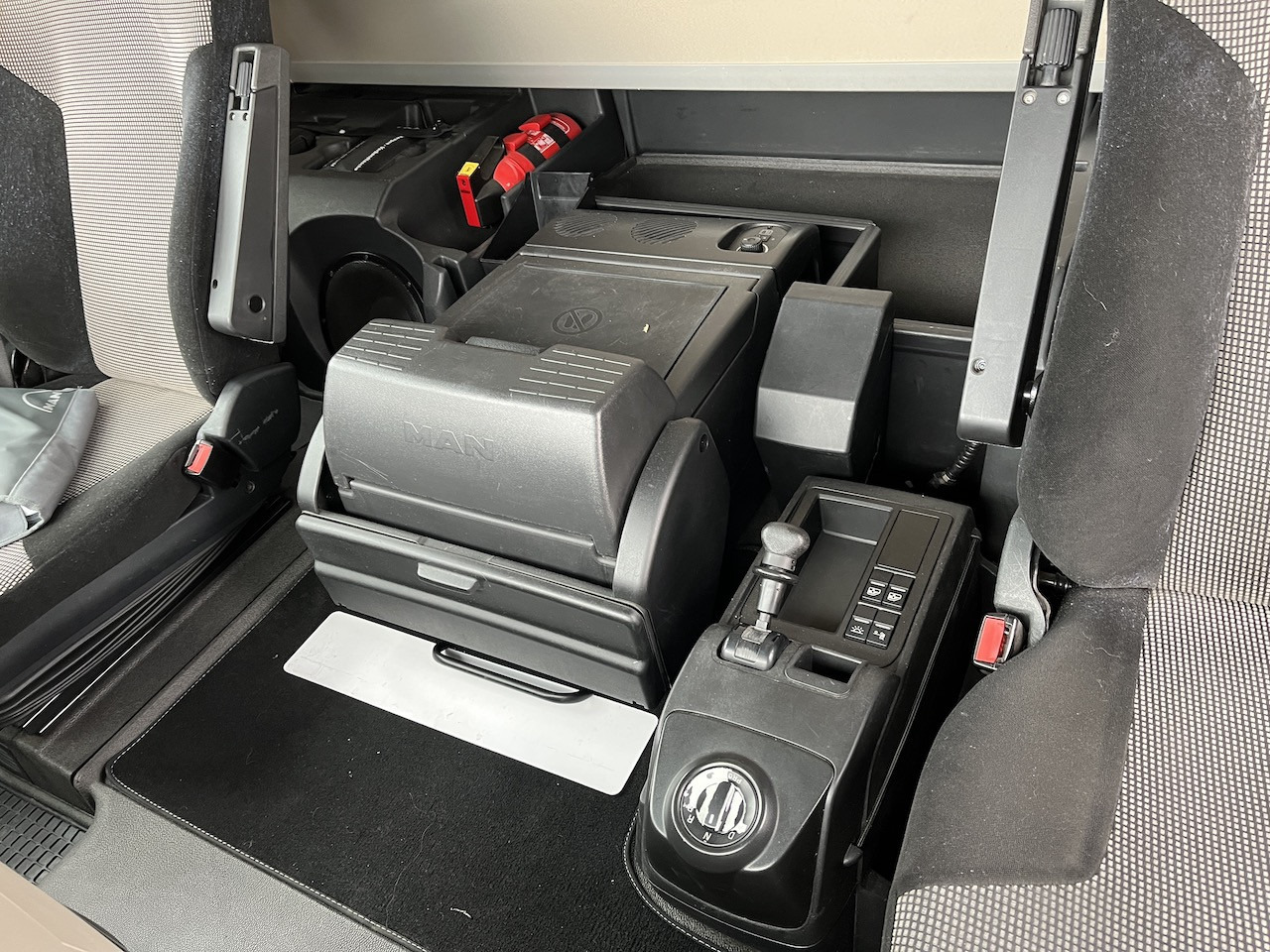 MAN TGX 26.500 6x2 Fahrgestell Lenk-Liftachse AHK - משאית: תמונה 3 MAN TGX 26.500 6x2 Fahrgestell Lenk-Liftachse AHK - משאית: תמונה 3