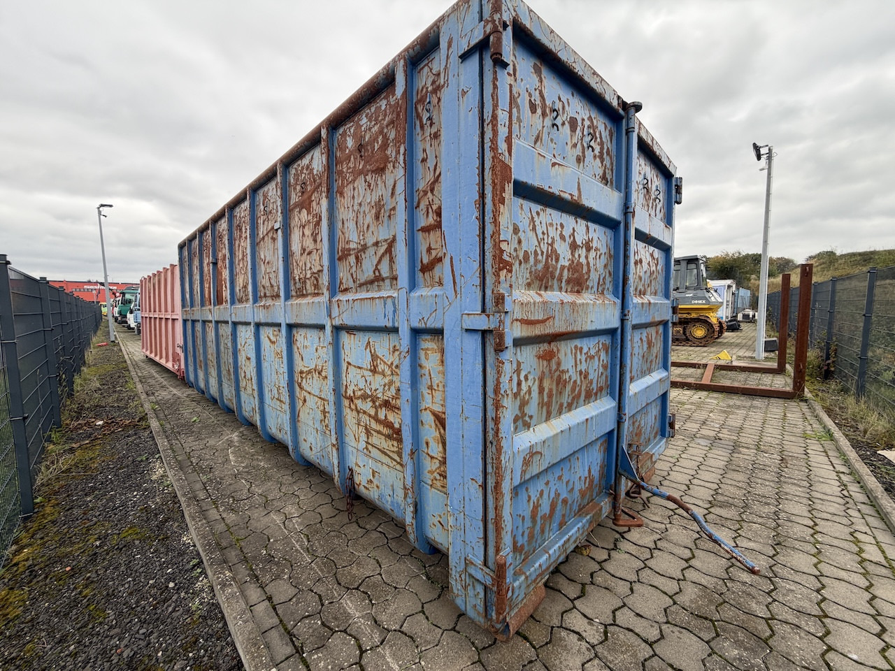 Mercedes-Benz Abrollcontainer Abrollmulde 37 cbm - משאית: תמונה 2 Mercedes-Benz Abrollcontainer Abrollmulde 37 cbm - משאית: תמונה 2