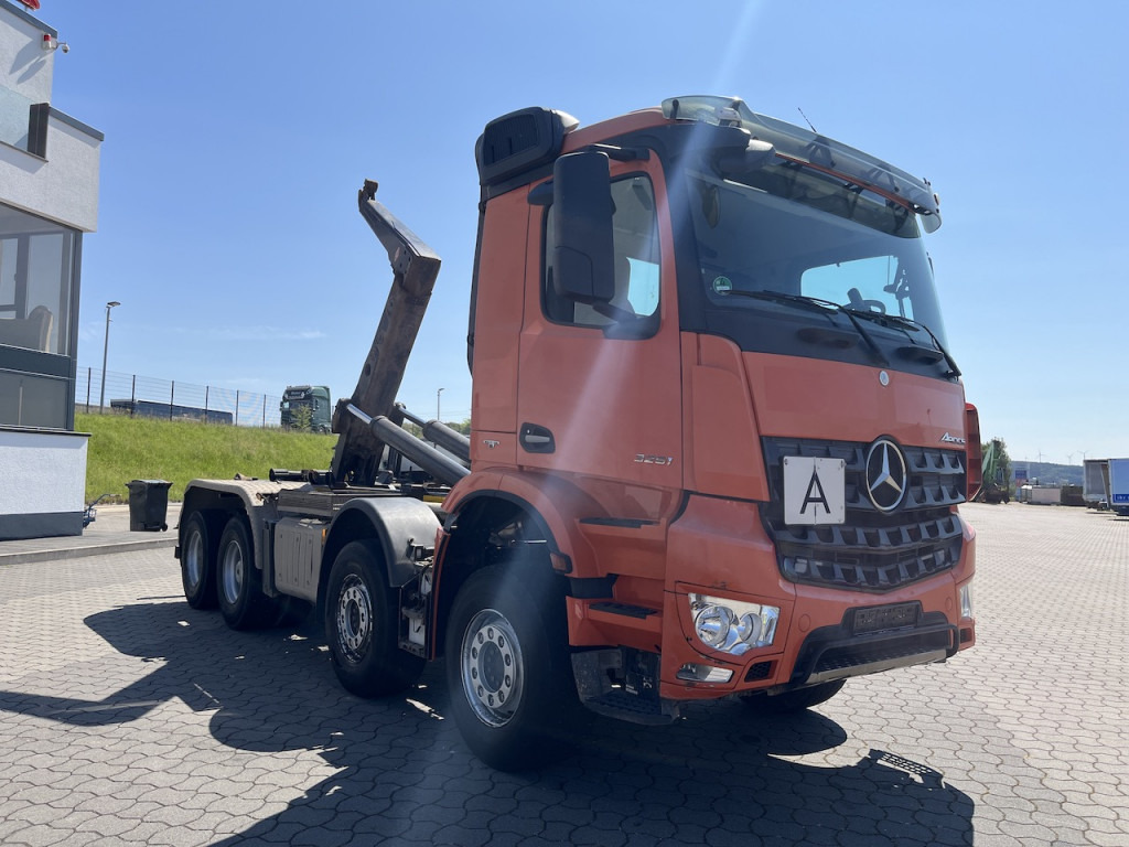 Mercedes-Benz Arocs 3251 8x4 Abrollkipper Meiller 30 t - משאית הרמת וו: תמונה 4 Mercedes-Benz Arocs 3251 8x4 Abrollkipper Meiller 30 t - משאית הרמת וו: תמונה 4