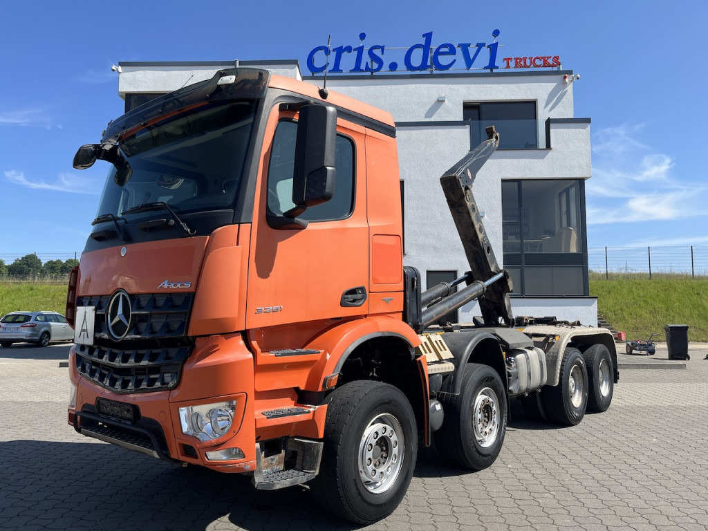 Mercedes-Benz Arocs 3251 8x4 Abrollkipper Meiller 30 t - משאית הרמת וו: תמונה 1 Mercedes-Benz Arocs 3251 8x4 Abrollkipper Meiller 30 t - משאית הרמת וו: תמונה 1
