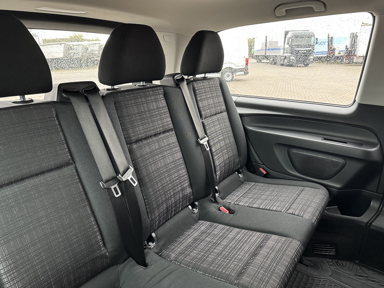 Mercedes-Benz Vito 111 CDI 9 Sitzer BT FSE Klima Tempomat Radio - כלי רכב מסחרי לנוסעים: תמונה 2 Mercedes-Benz Vito 111 CDI 9 Sitzer BT FSE Klima Tempomat Radio - כלי רכב מסחרי לנוסעים: תמונה 2