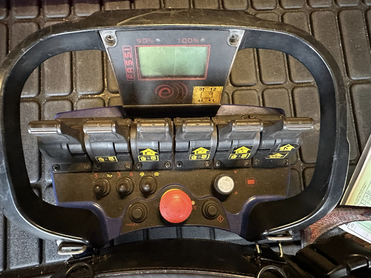 Palfinger FASSI F 235 A.2.23 Kran + Funk - עגורן מעמיס: תמונה 4 Palfinger FASSI F 235 A.2.23 Kran + Funk - עגורן מעמיס: תמונה 4