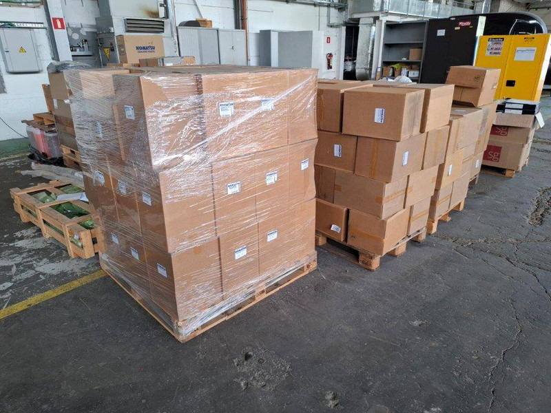 Komatsu 6125-81-7032 - מנוע עבור מכונת בנייה: תמונה 2 Komatsu 6125-81-7032 - מנוע עבור מכונת בנייה: תמונה 2