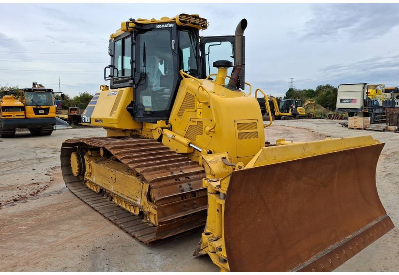 Komatsu D61PXI-24E0 - דחפור: תמונה 1 Komatsu D61PXI-24E0 - דחפור: תמונה 1