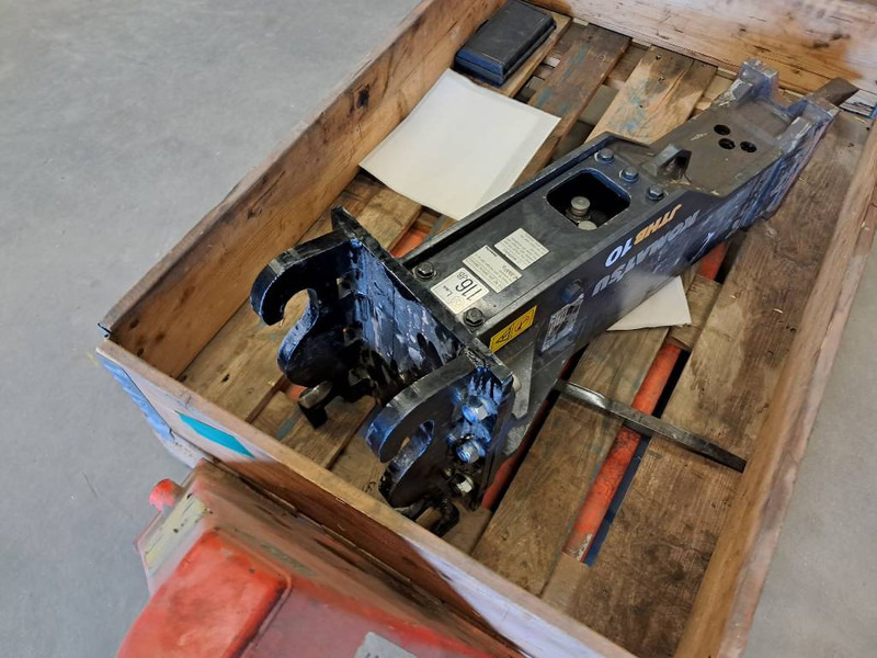 Komatsu JTHB10-3 - פטיש הידרולי עבור מכונת בנייה: תמונה 3 Komatsu JTHB10-3 - פטיש הידרולי עבור מכונת בנייה: תמונה 3