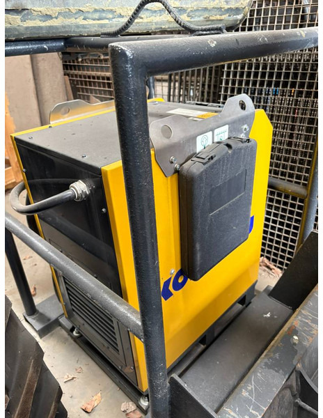 Komatsu PC33E-6 - מיני מחפר: תמונה 5 Komatsu PC33E-6 - מיני מחפר: תמונה 5