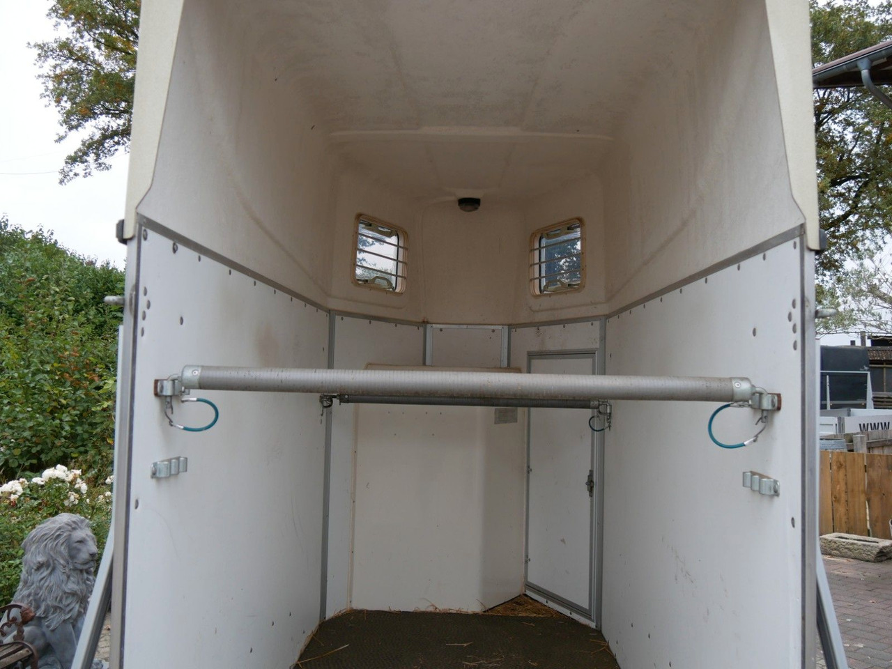 Blomert 1,5 Pferde Holz Poly - קרון נגרר להובלת בעלי חיים: תמונה 5 Blomert 1,5 Pferde Holz Poly - קרון נגרר להובלת בעלי חיים: תמונה 5