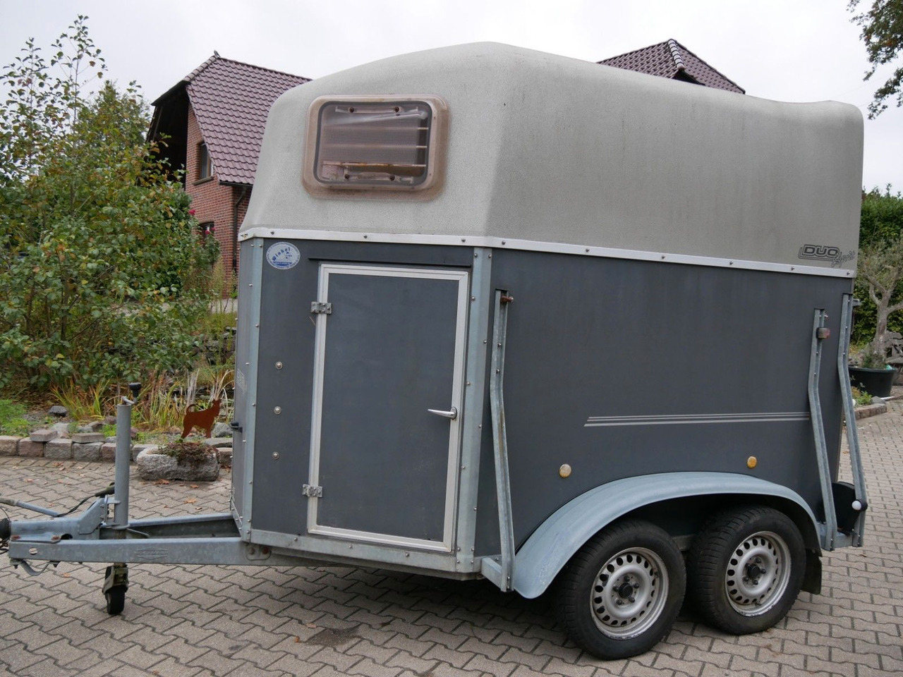 Böckmann Duo Esprit mit Sattelkammer - קרון נגרר להובלת בעלי חיים: תמונה 1 Böckmann Duo Esprit mit Sattelkammer - קרון נגרר להובלת בעלי חיים: תמונה 1