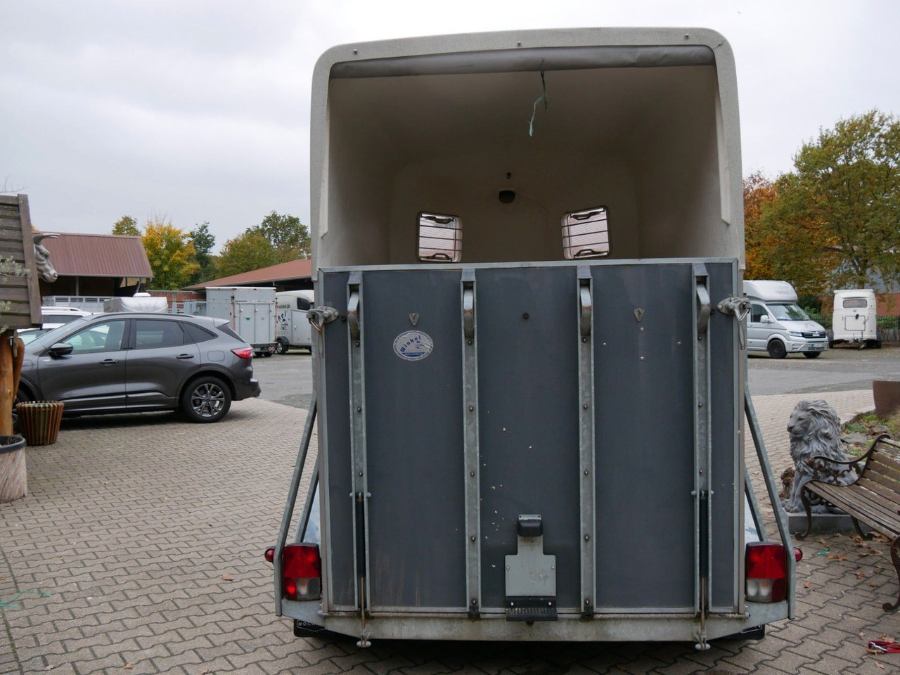 Böckmann Duo Esprit mit Sattelkammer - קרון נגרר להובלת בעלי חיים: תמונה 3 Böckmann Duo Esprit mit Sattelkammer - קרון נגרר להובלת בעלי חיים: תמונה 3