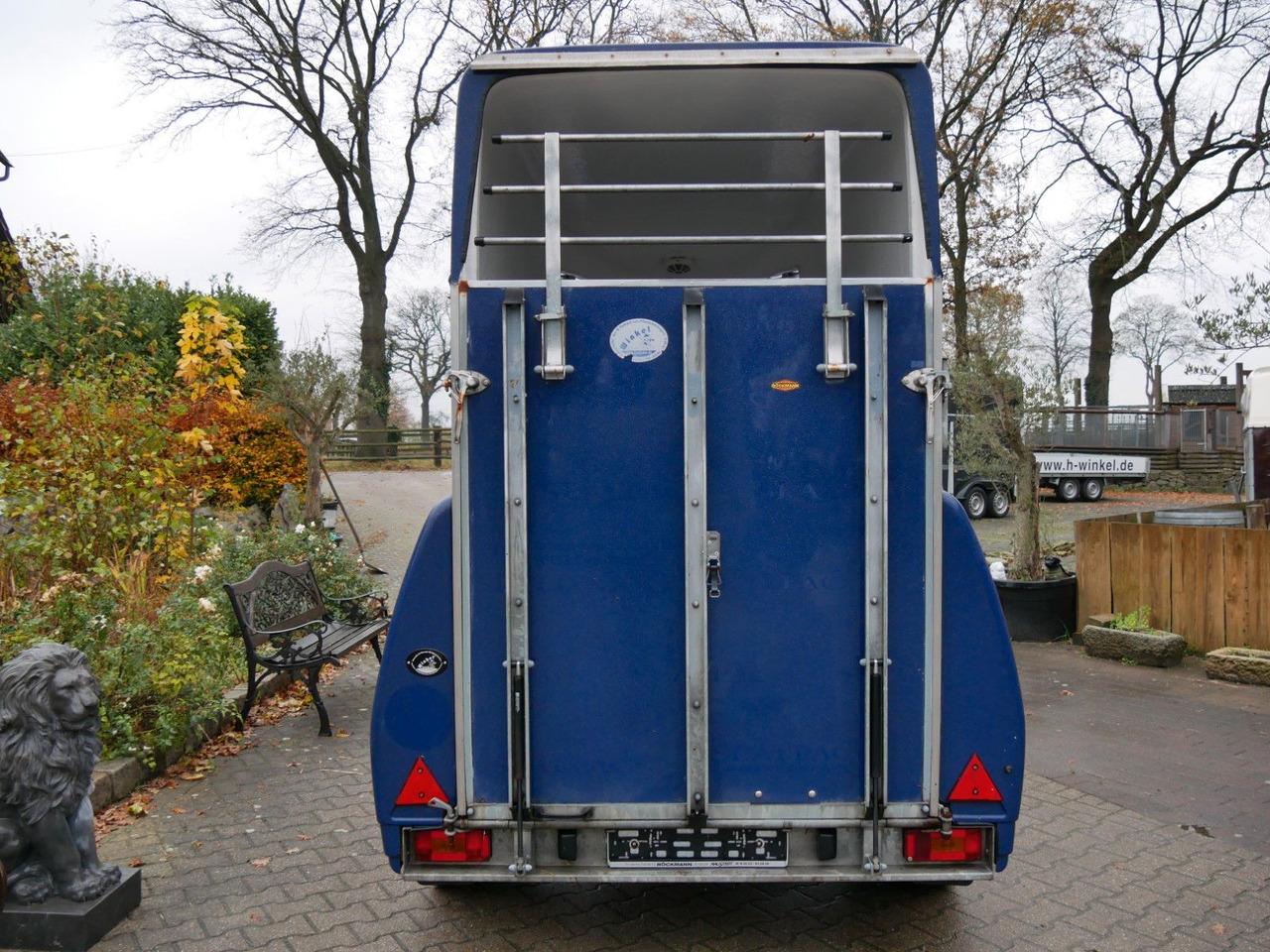 Böckmann Uno schwenkbare Klappe Fohlengitter - קרון נגרר להובלת בעלי חיים: תמונה 2 Böckmann Uno schwenkbare Klappe Fohlengitter - קרון נגרר להובלת בעלי חיים: תמונה 2