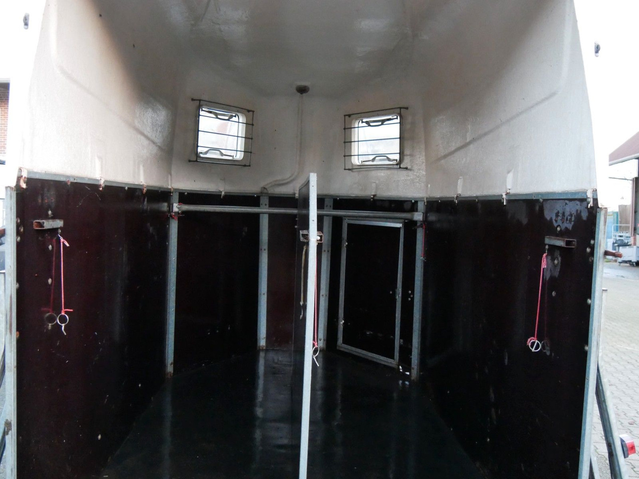 Holz Poly 2 Pferde - קרון נגרר להובלת בעלי חיים: תמונה 5 Holz Poly 2 Pferde - קרון נגרר להובלת בעלי חיים: תמונה 5