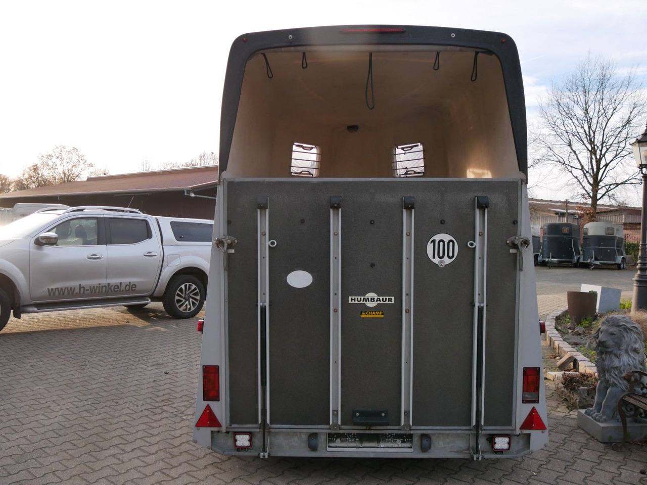 Humbaur Atis 2 Pferde Sattelkammer - קרון נגרר להובלת בעלי חיים: תמונה 2 Humbaur Atis 2 Pferde Sattelkammer - קרון נגרר להובלת בעלי חיים: תמונה 2