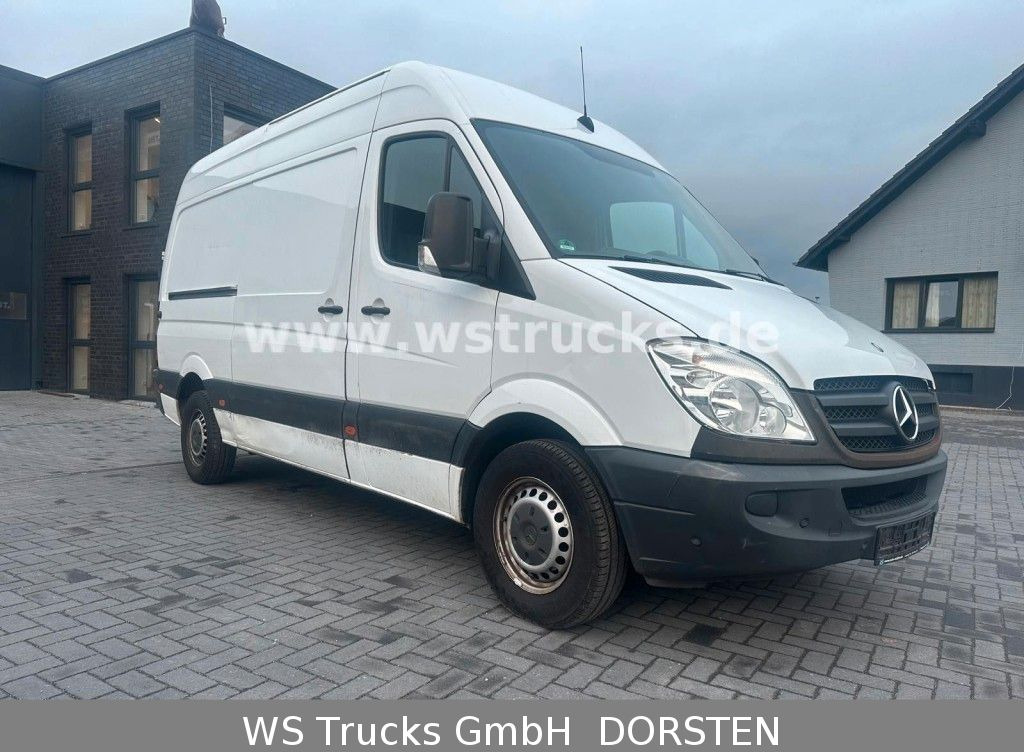Mercedes-Benz Sprinter II Kasten 216 CDI Hoch/Lang - מכונית: תמונה 1 Mercedes-Benz Sprinter II Kasten 216 CDI Hoch/Lang - מכונית: תמונה 1