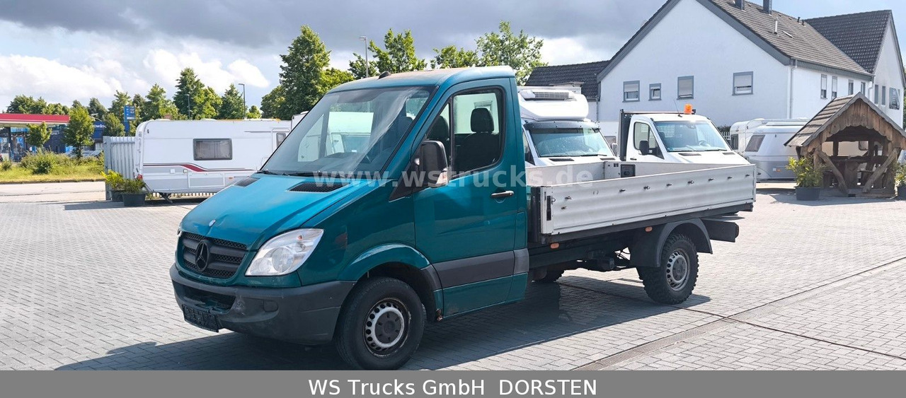 Mercedes-Benz Sprinter II Pritsche215 CDI - כלי רכב מסחרי במיטה שטוחה: תמונה 1 Mercedes-Benz Sprinter II Pritsche215 CDI - כלי רכב מסחרי במיטה שטוחה: תמונה 1