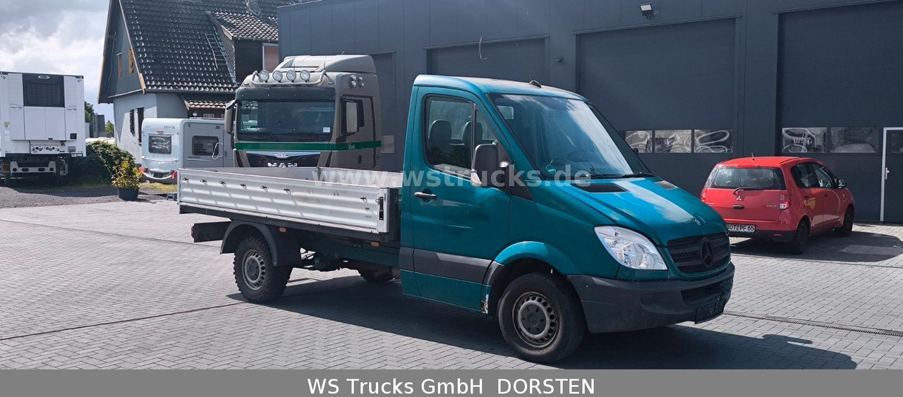 Mercedes-Benz Sprinter II Pritsche215 CDI - כלי רכב מסחרי במיטה שטוחה: תמונה 2 Mercedes-Benz Sprinter II Pritsche215 CDI - כלי רכב מסחרי במיטה שטוחה: תמונה 2