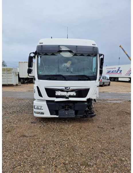 MAN BL UNFALL Koffer Langes Haus Klima - כלי רכב מסחרי עם לוח: תמונה 2 MAN BL UNFALL Koffer Langes Haus Klima - כלי רכב מסחרי עם לוח: תמונה 2