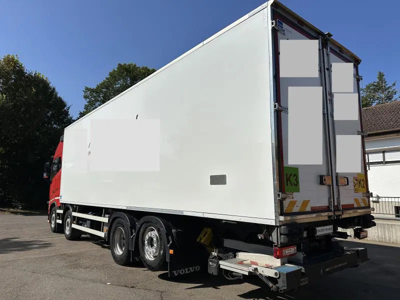 Volvo FH 16 550XL*8x2*Tief Kühlkoffer*ThermoKing*LBW - משאית קירור: תמונה 3 Volvo FH 16 550XL*8x2*Tief Kühlkoffer*ThermoKing*LBW - משאית קירור: תמונה 3