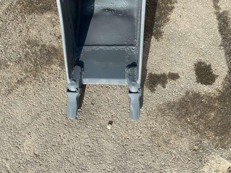 MECALAC 340mm - séries 8 / 10 / 11 et 12 - דלי מחפר: תמונה 2 MECALAC 340mm - séries 8 / 10 / 11 et 12 - דלי מחפר: תמונה 2