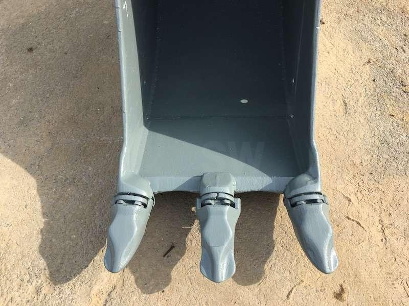 MECALAC 450mm - séries 8 / 10 / 11 / 12 - דלי מחפר: תמונה 2 MECALAC 450mm - séries 8 / 10 / 11 / 12 - דלי מחפר: תמונה 2