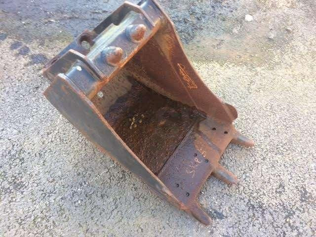 VOLVO 380mm - VOVLO 2,5 Tonnes - דלי מחפר: תמונה 1 VOLVO 380mm - VOVLO 2,5 Tonnes - דלי מחפר: תמונה 1