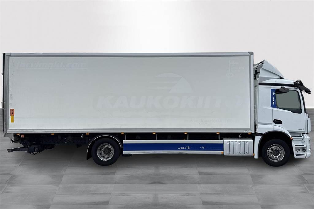 Mercedes-Benz ACTROS 1832 - משאית תיבה: תמונה 4 Mercedes-Benz ACTROS 1832 - משאית תיבה: תמונה 4