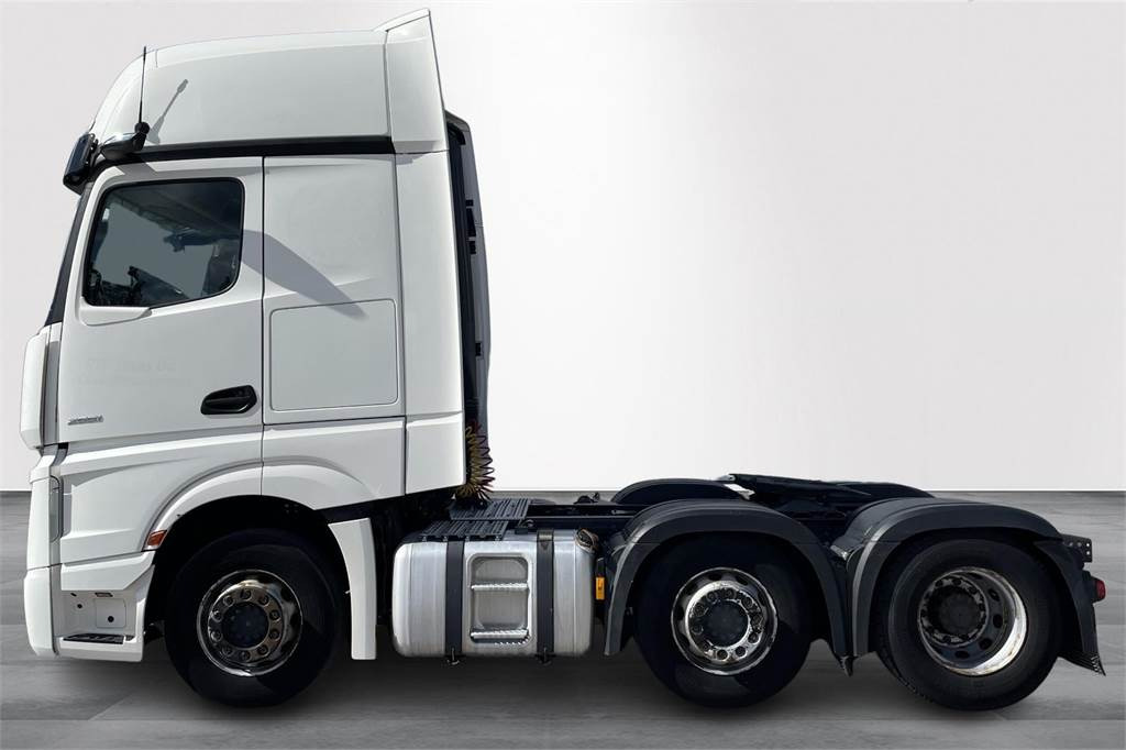 Mercedes-Benz ACTROS 2551LS 6x2/4 Väliteli - יחידת טרקטור: תמונה 4 Mercedes-Benz ACTROS 2551LS 6x2/4 Väliteli - יחידת טרקטור: תמונה 4