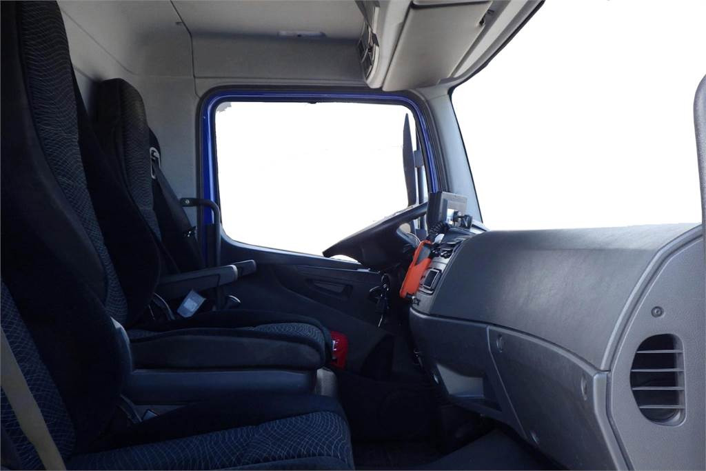 משאית תיבה Mercedes-Benz ATEGO 1323L NEK 7,6m Ksa umpikori+Pl-nostin: תמונה 11