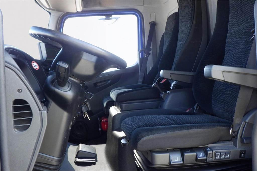 Interior photo 1: משאית תיבה Mercedes-Benz ATEGO 1323L NEK 7,6m Ksa umpikori+Pl-nostin