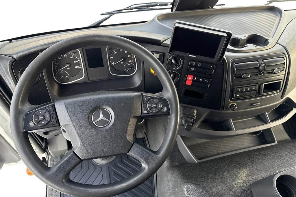 Interior photo 2: משאית תיבה Mercedes-Benz ATEGO 1527L Ksa-kori +PL