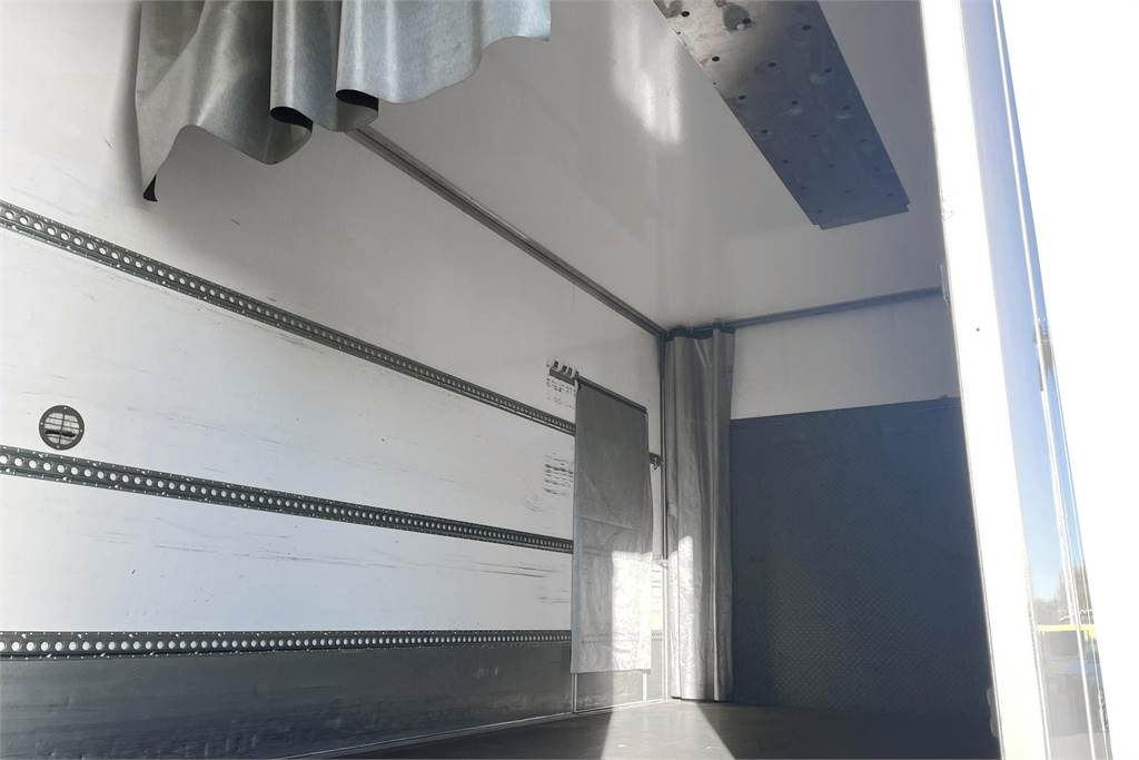 Mercedes-Benz Actros 1827L 4x2 FOKOR KSA JA PL - משאית תיבה: תמונה 3 Mercedes-Benz Actros 1827L 4x2 FOKOR KSA JA PL - משאית תיבה: תמונה 3